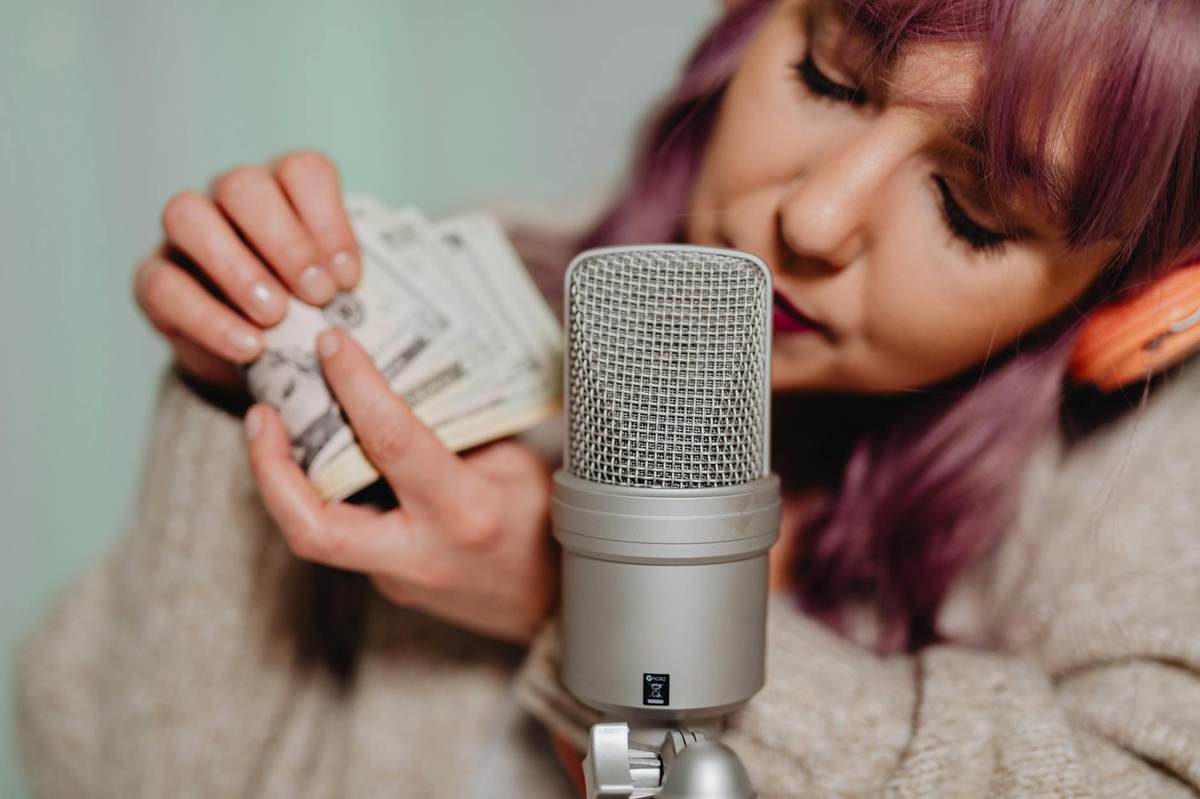 Content creator earning money through online monetization