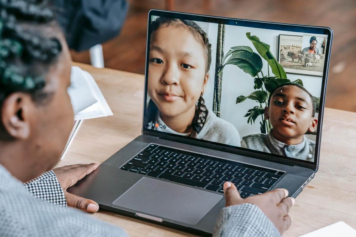 Online education coaching session with students in a structured Telegram learning channel