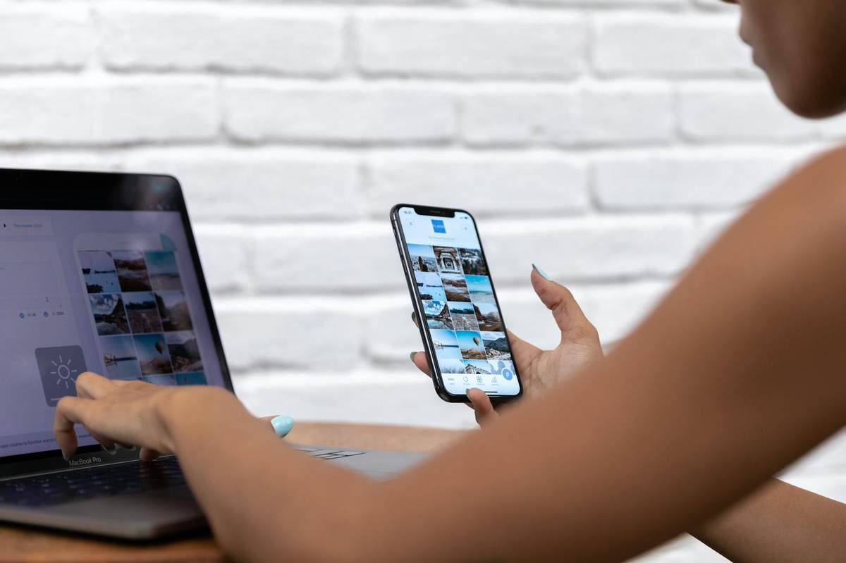Creator setting up a Telegram payment link on their phone