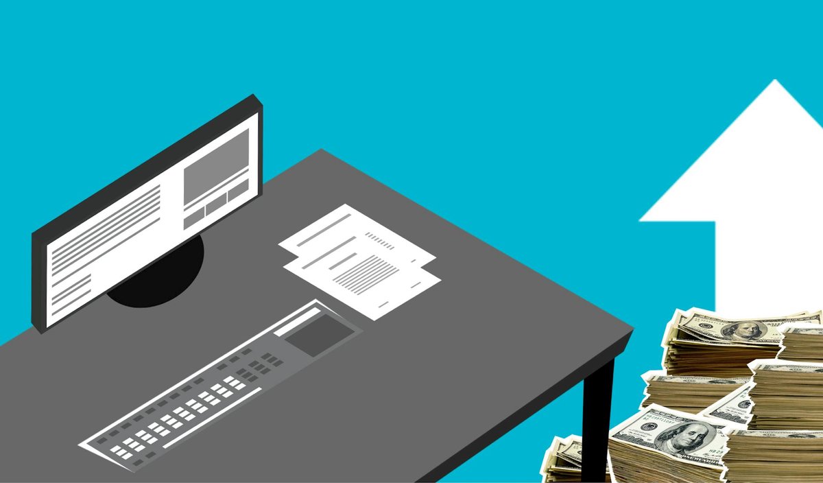 Digital creator earning money online through content monetization