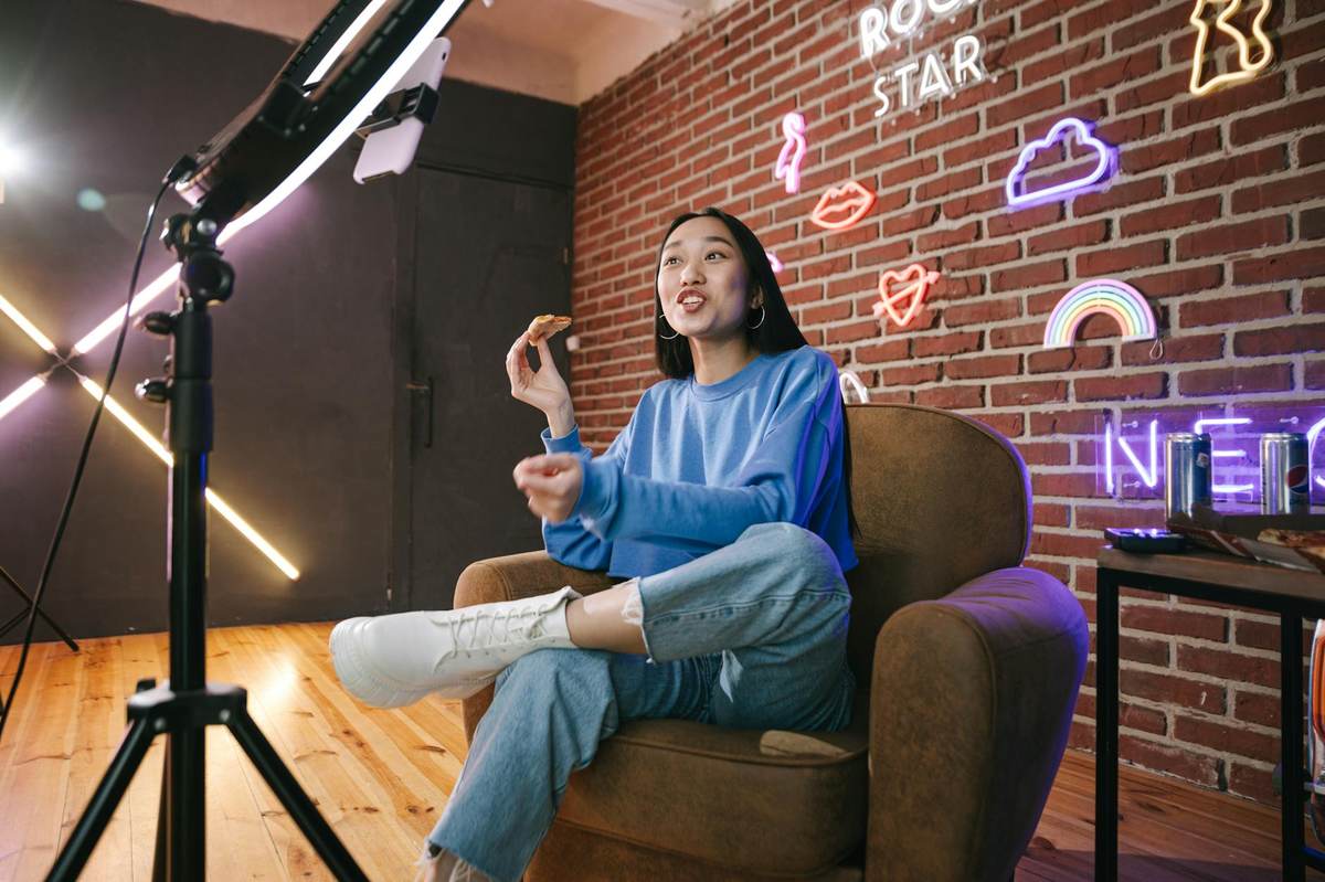Content creator building an online community